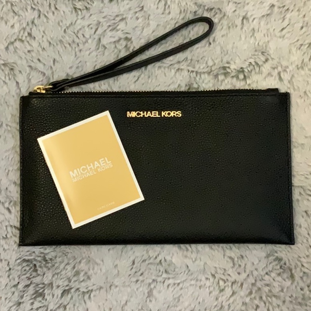 NWOT authentic MICHAEL KORS wristlet